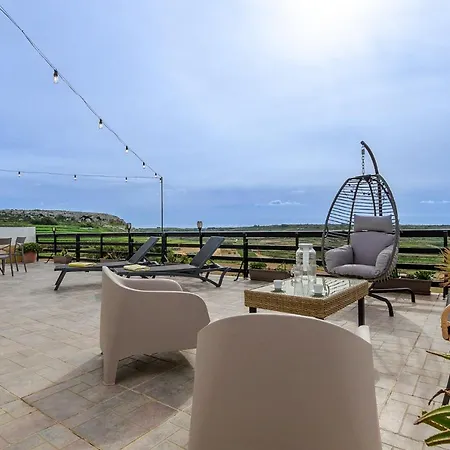 Hot Tub & Sea Views @ 3br Apt W/incredible Terrace דירה