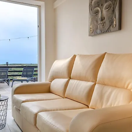 Hot Tub & Sea Views @ 3br Apt W/incredible Terrace דירה