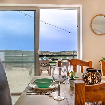 Hot Tub & Sea Views @ 3br Apt W/incredible Terrace * סן לורנץ