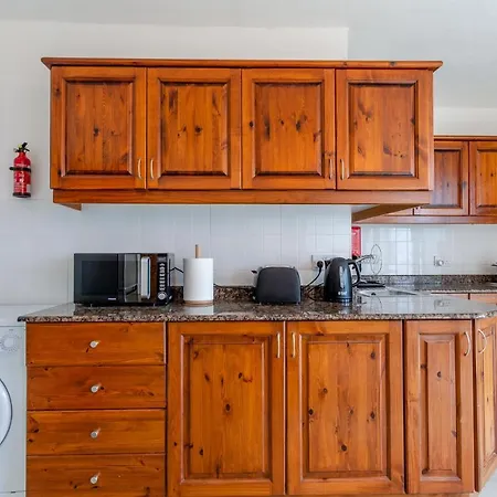 Hot Tub & Sea Views @ 3br Apt W/incredible Terrace סן לורנץ
