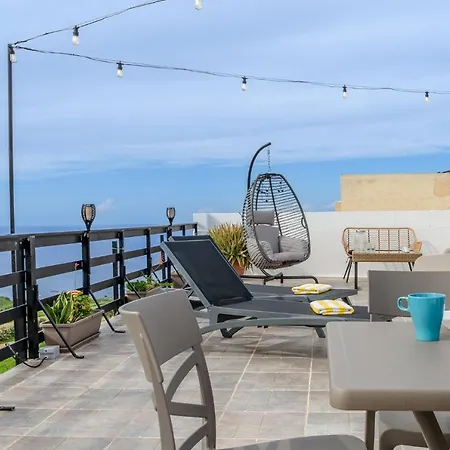 Hot Tub & Sea Views @ 3br Apt W/incredible Terrace דירה סן לורנץ